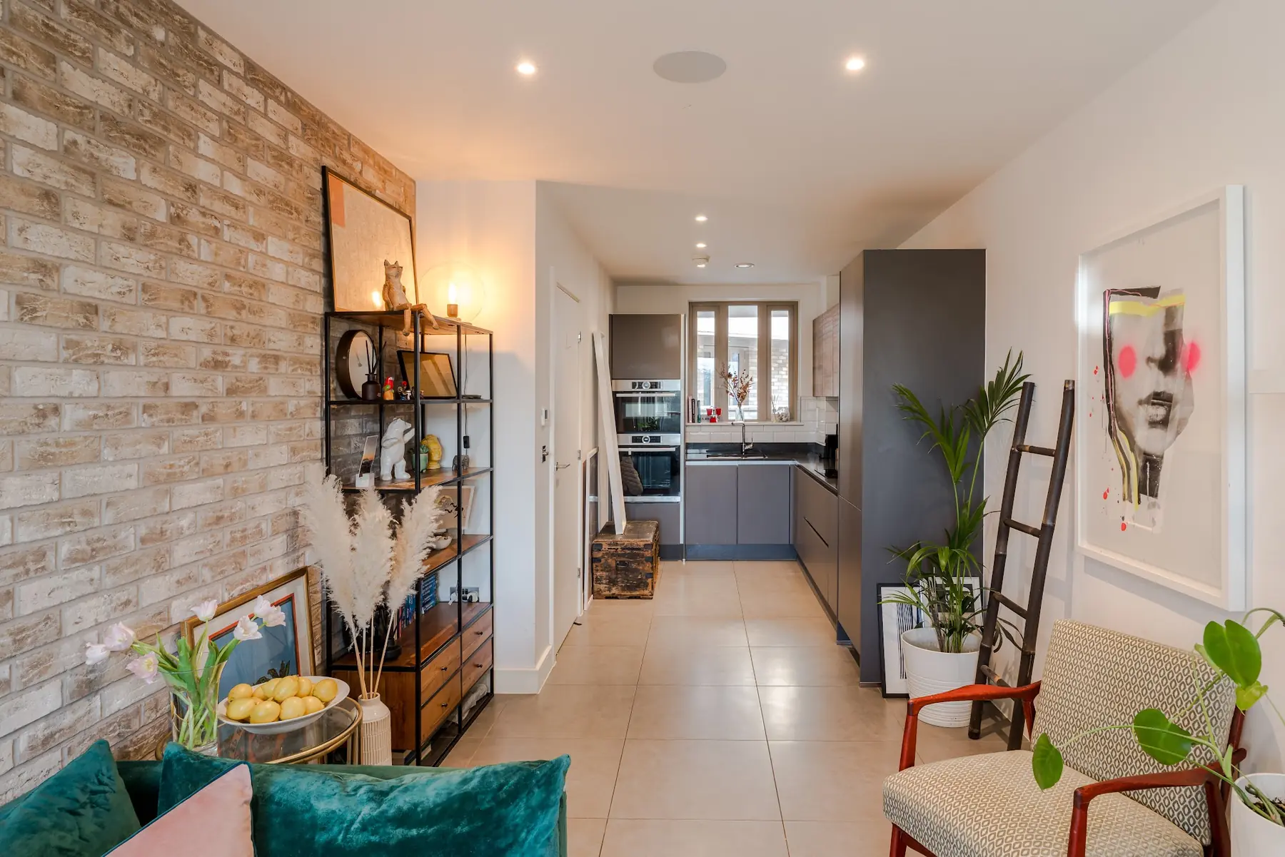 Hackney Wick Top Floor Apartment, photo 5