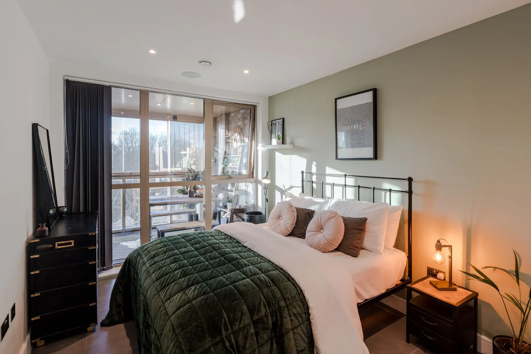 Hackney Wick Top Floor Apartment, photo 9