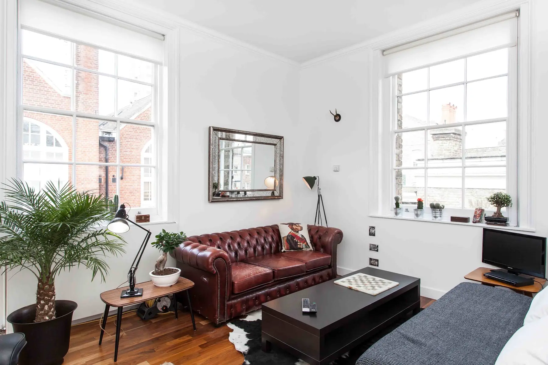 Hoxton Mid Century Apartment, photo 3