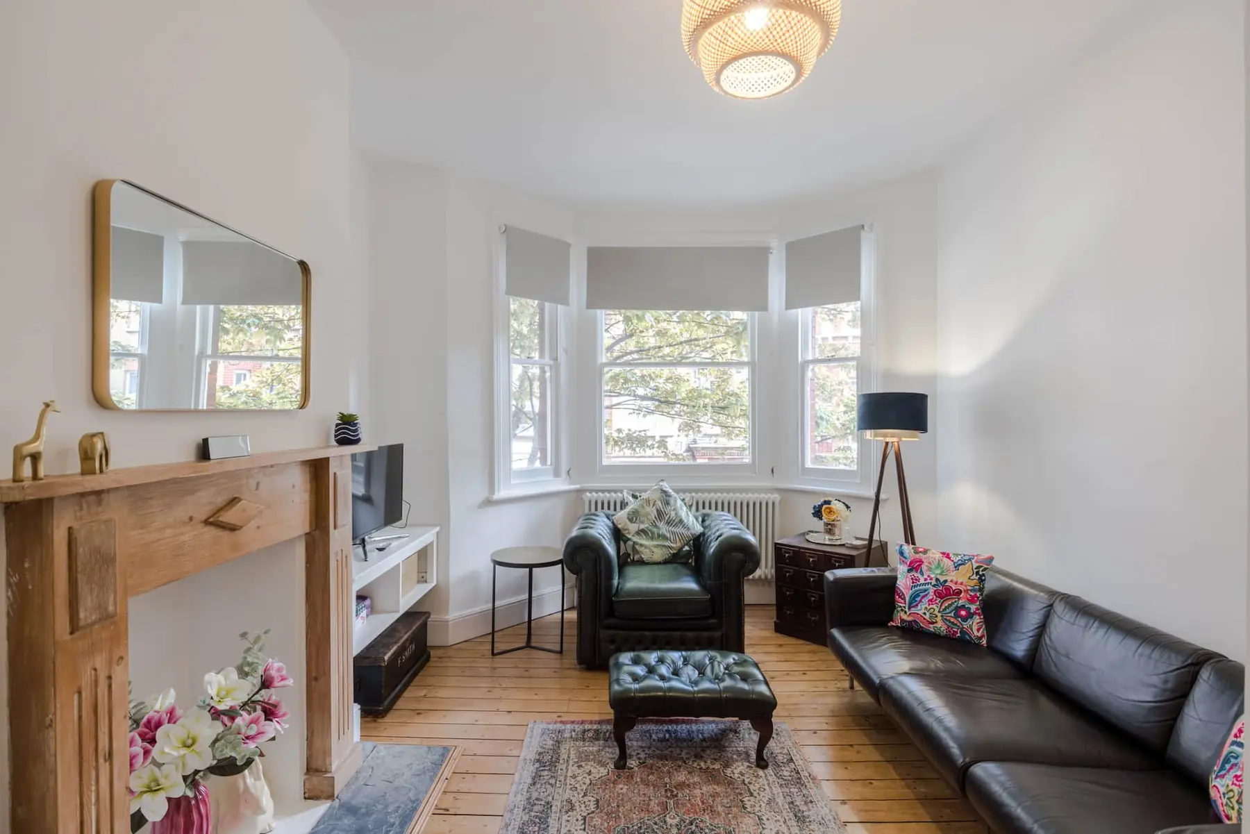 The Oval Abode, photo 1